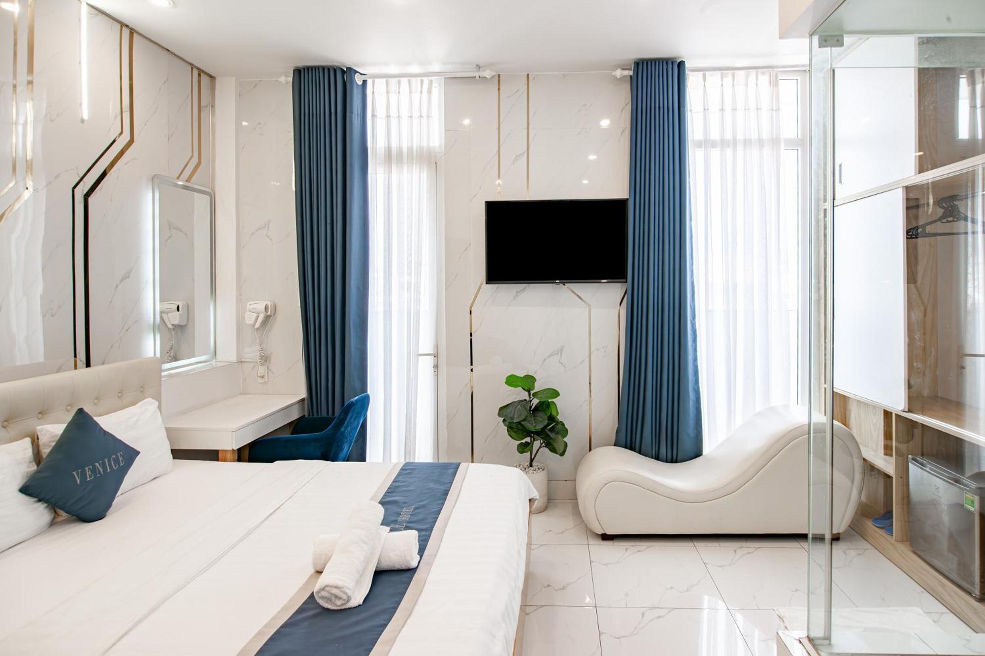 Venice 1 Hotel Хошимин Екстериор снимка