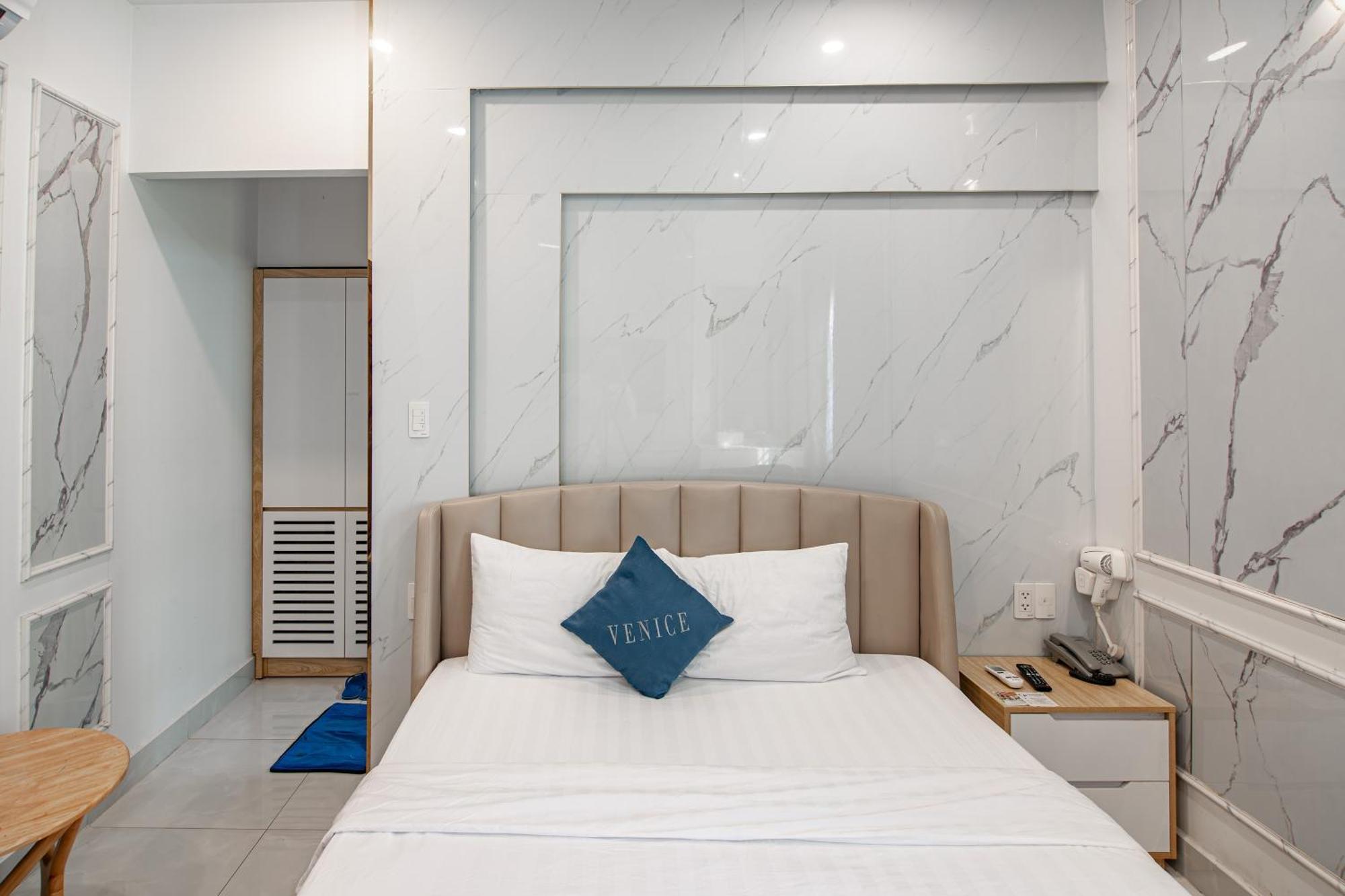 Venice 1 Hotel Хошимин Екстериор снимка